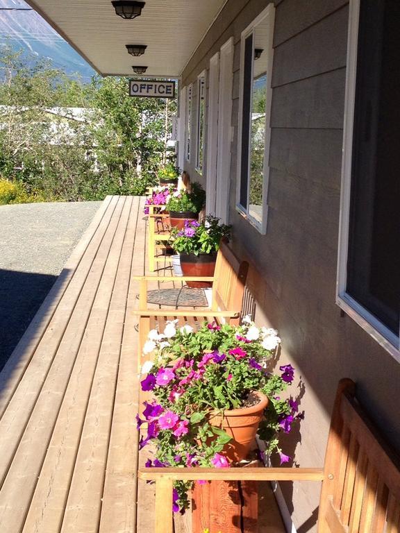 Parkside Inn Хейнс Джънкшън Екстериор снимка
