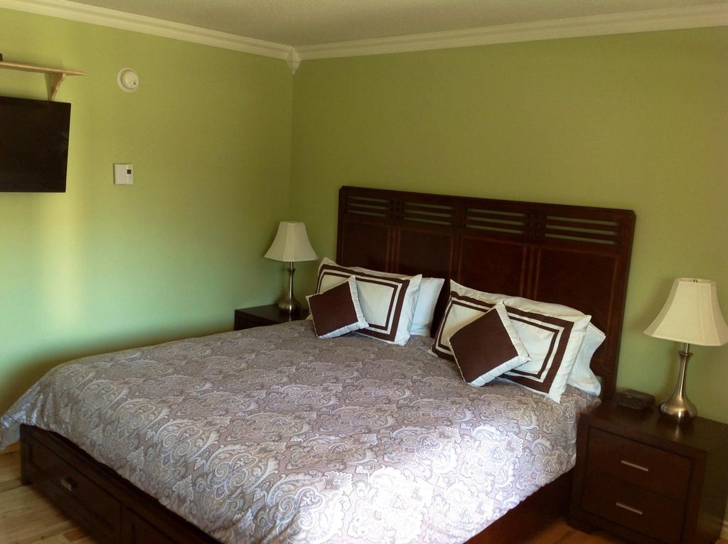 Parkside Inn Хейнс Джънкшън Екстериор снимка