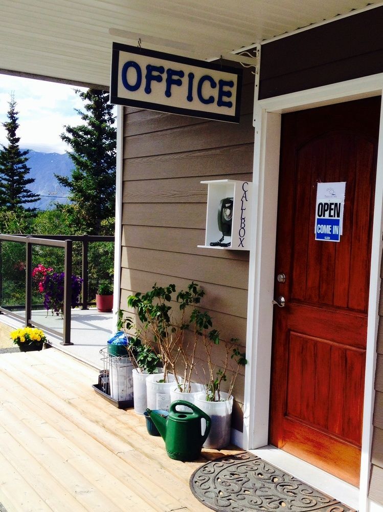 Parkside Inn Хейнс Джънкшън Екстериор снимка